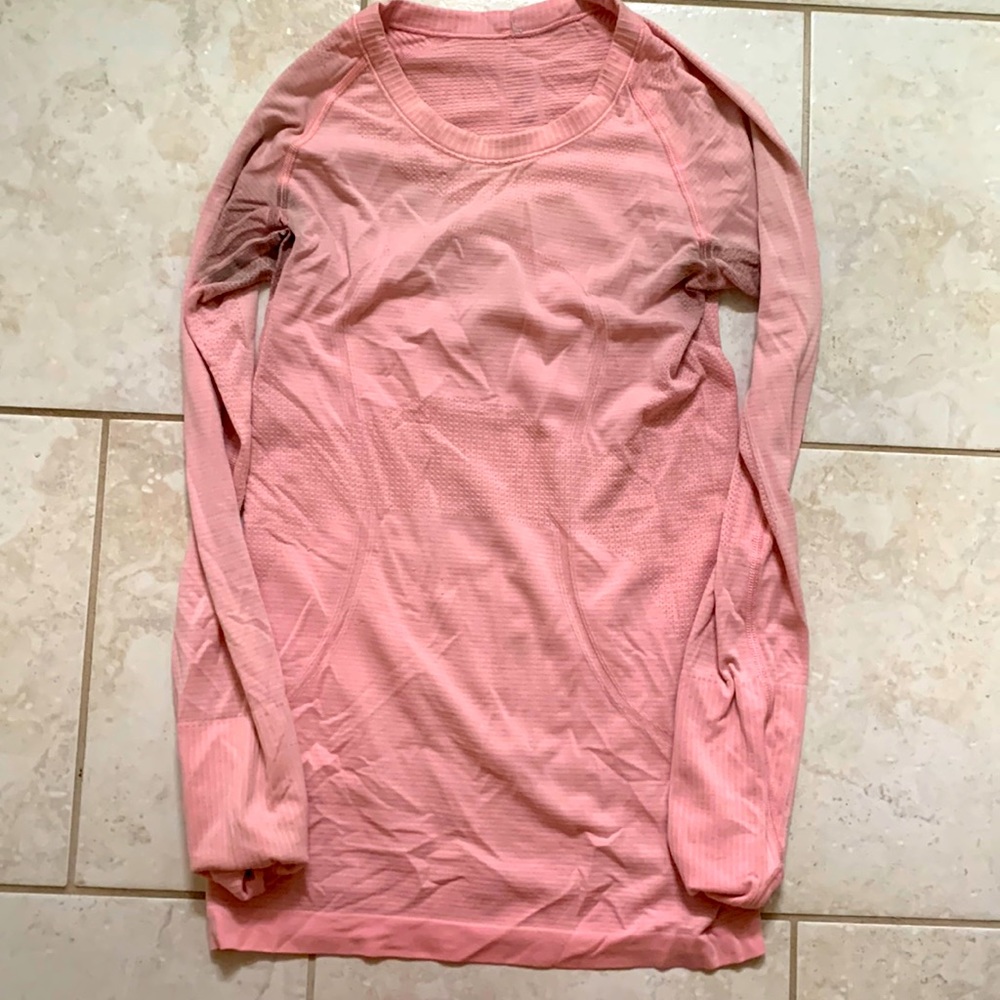 Light pink Lululemon swiftly tech long sleeve